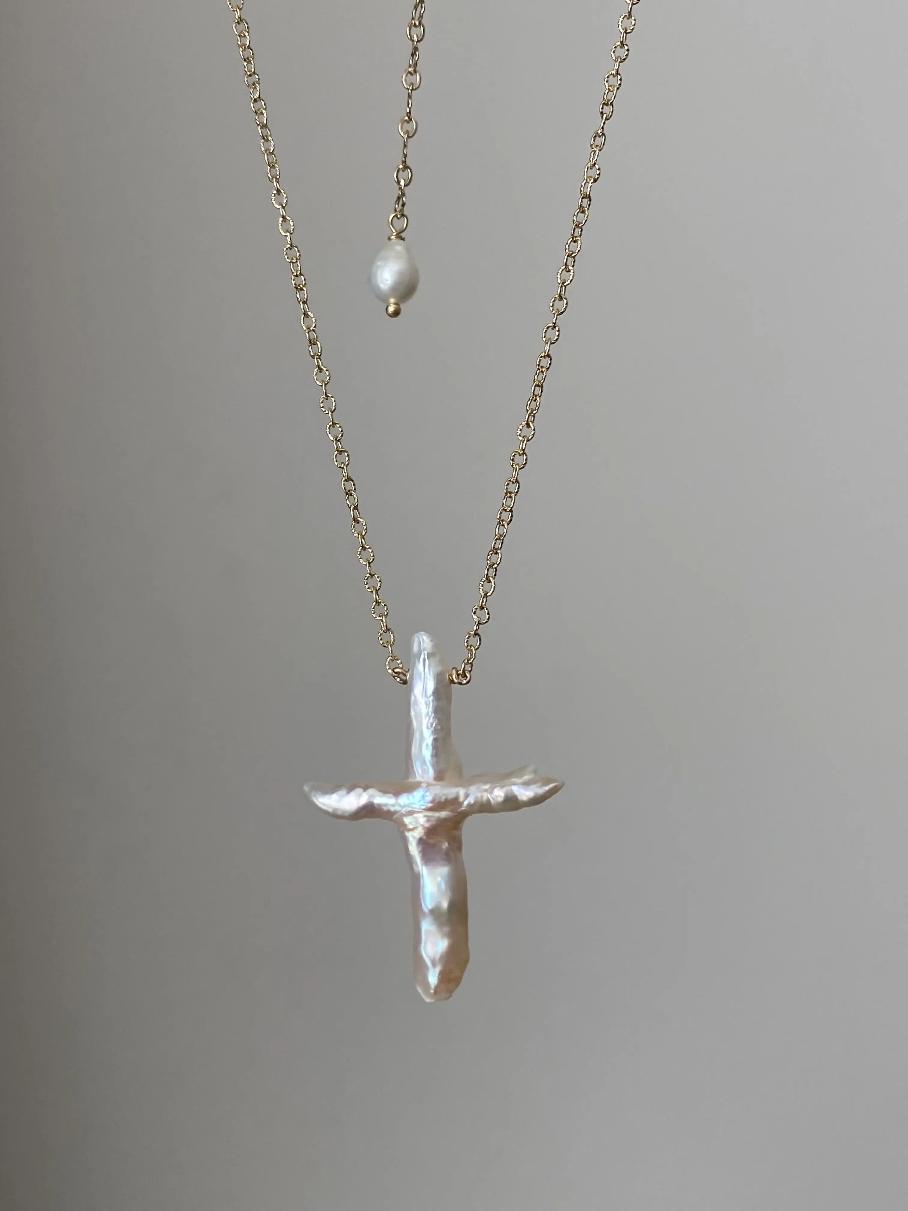 Freshwater Baroque Pearl Necklace l Dainty Cross Necklace l Minimalist Necklace l Religious Pendant Necklace  l Symbolizing Faith and Hope