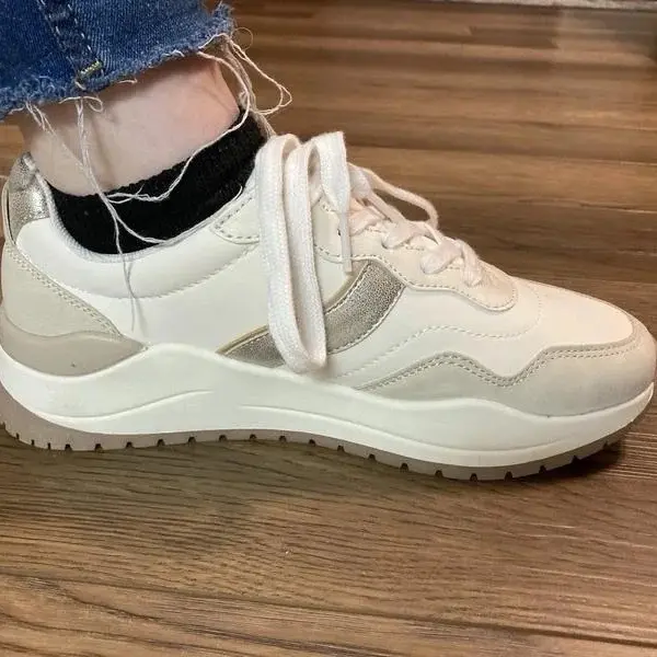 Time and Tru Women's Chunky Jogger Sneakers - White, Lightweight Design, Comfortable Fit, Ideal for Running and Trainer Use - Runner