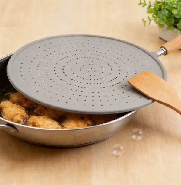 Heat Resistant Silicone Anti-Splash Oil Guard Perforated Pan Splatter Screen Reusable Kitchen Frying Accessory