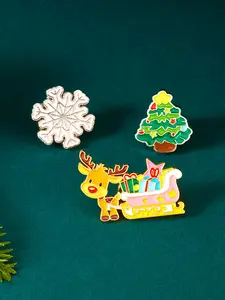 Cute Christmas Deer Brooch Set, 3-Piece Fashion Snowflake Pin Collection, Perfect Holiday Gift for Kids & Adults, Cartoon Style Accessories