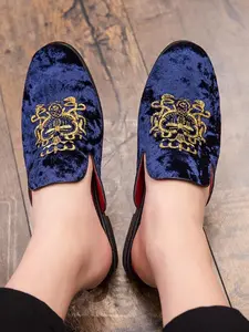 Men's Embroidered Design Velvet Slippers, Casual Comfortable Breathable Slippers for Summer, Lightweight Breathable Comfortable Slippers for Indoor & Outdoor, Footwear