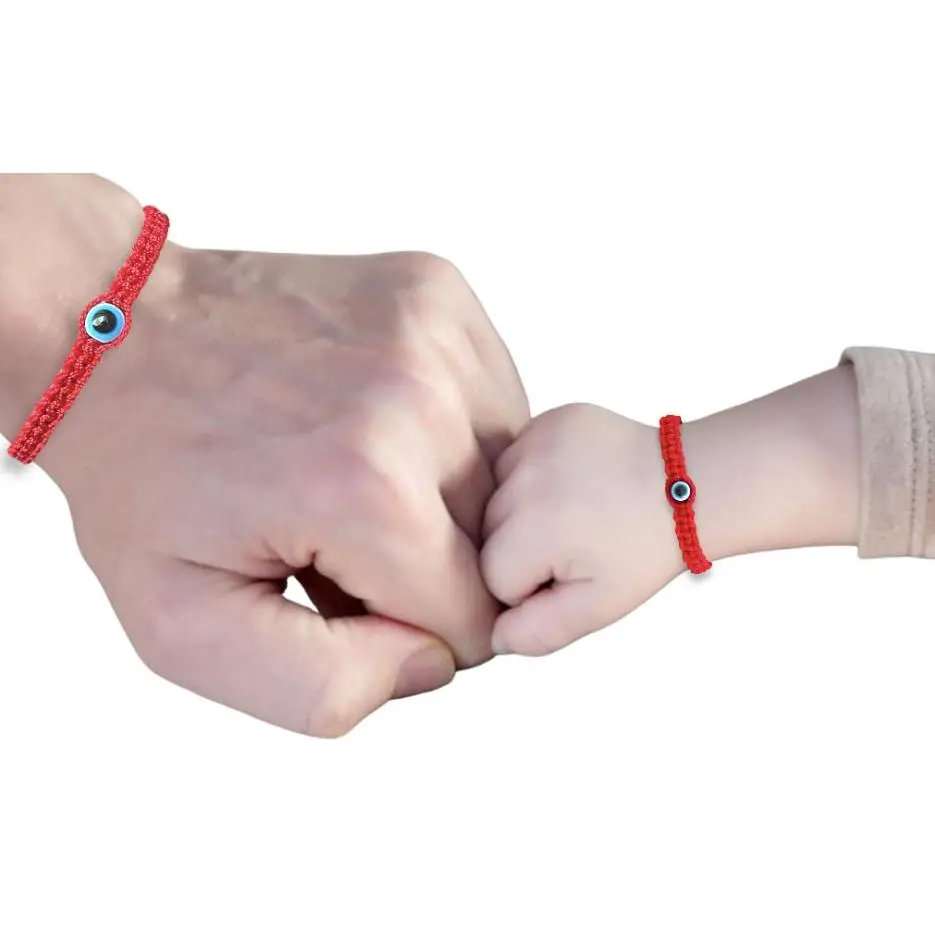 Red Bracelet Blue Eyes Baby (Ma and Dad