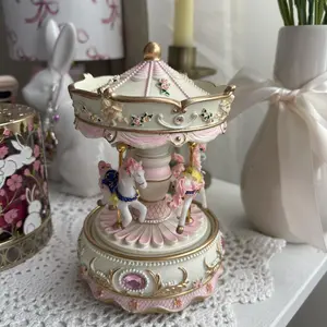 Carousel Design Music Box, Color Changing LED Lights Musical Box Desk Ornament, Gift for Girl, Home Decor for Living Room Bedroom [battery Required, without Battery], Desktop Decoration Items