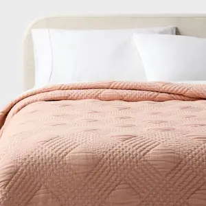 King Diamond Matelasse Gauze Quilt Pink - Threshold