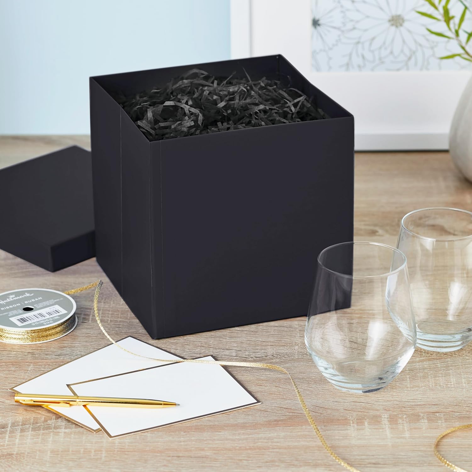 Medium Gift Box with Lid & Shredded Paper Fill – 7" Black Gift Box for Birthdays, Weddings, Graduations & Special Occasions, Elegant Packaging for Gifts & Presents