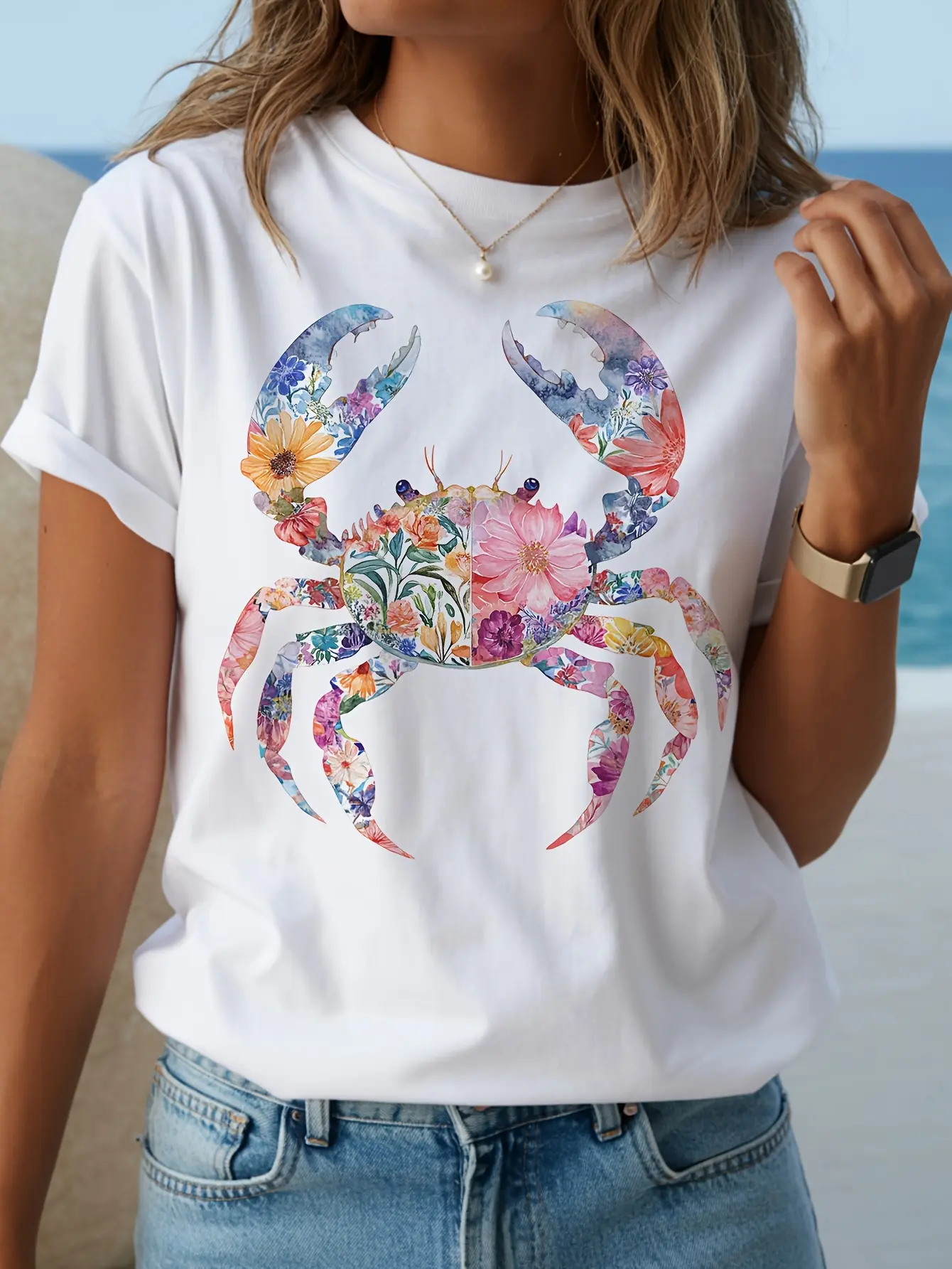 Floral Crab, a Must-have New Item for Summer. Suitable for Both Spring and Summer Seasons. Comfortable Casual Spring-ready Women's T-shirt, Fashionable Round Neck Short Sleeve, Suitable for Daily Wear and as a Gift.