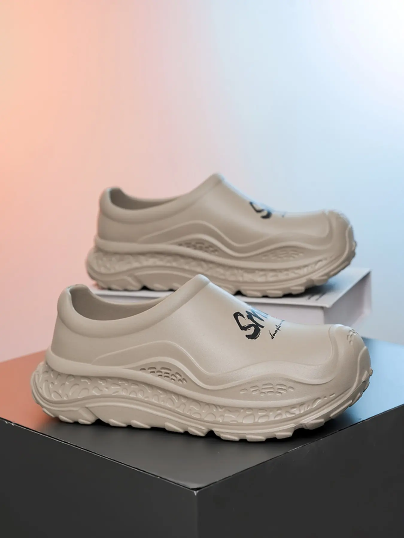 Men's Thick Sole Anti-Slip Chef Shoes, EVA Clogs, Waterproof Oil-Resistant Stain-Proof Slip-On Outdoor Casual Holes Shoes, Comfortable and Durable