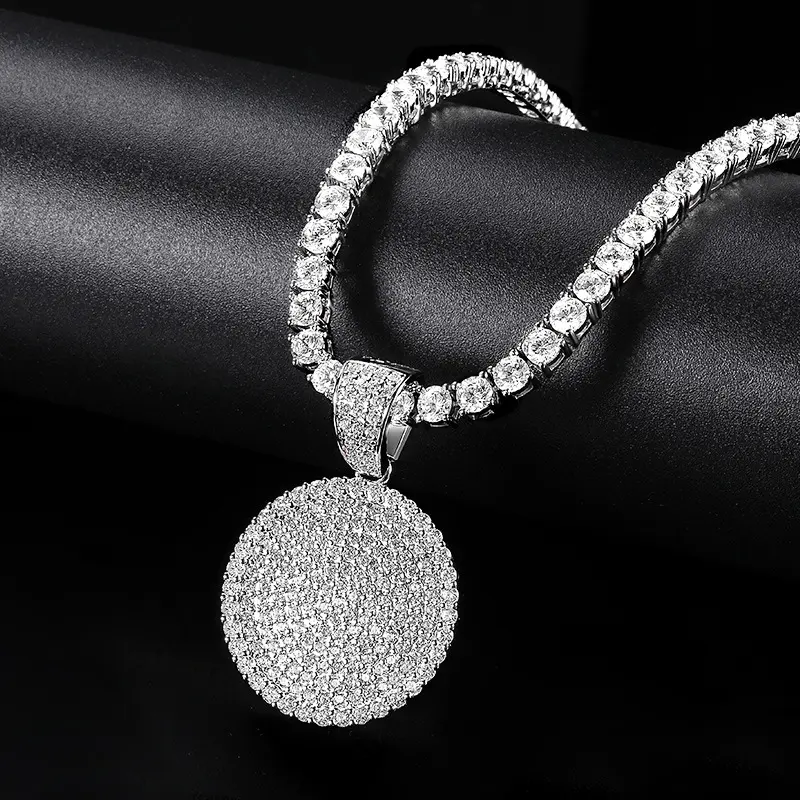 Exquisite Trendy Round Pendant Necklace - Hip Hop Iced Out Zircon Jewellery, Fade-Resistant Platinum-Plated Brass Hip Hop Jewelry, Unisex Accessory with Luxury Gift Box