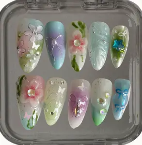 Millie-Customized Nails Picked In Liveroom
