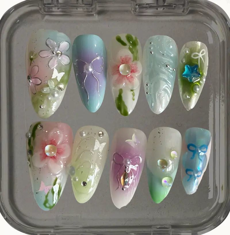 Millie-Customized Nails Picked In Liveroom