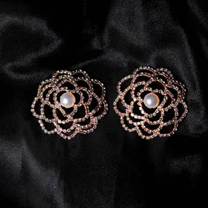 DNS WEAR Gold Pearl Flower Nippy Cover Pasties: Womenswear Accessories