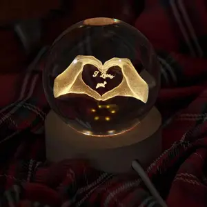Heart Shaped Crystal Ball Night Light, USB Plug-in Desktop Decoration, Creative Decorative Night Light for Home Decor, Gift for Girlfriend
