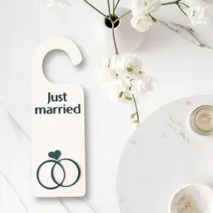 Just Married Door Hanger – Wedding Decor Sign with Rings & Heart, Customizable Colors, Honeymoon Suite Decoration, Wedding Door Sign,