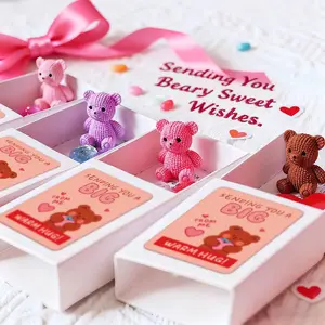 Mini Themed Gift Box Bear, 1 Count Resin Heart Resin Bear with Encouragement Card, Pocket Size Bear Hug Souvenir, Best Friend Souvenir for Weddings, Christmas, Thanksgiving, New Year Gifts