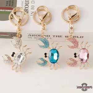 LuneMart Crystal Crab Keychain, Sparkly Rhinestone Charm Pendant, Fashion Metal Key Ring for Bag Decoration, Animal-Inspired Bug-Themed Colorful Keychains (Multiple Colors Available), Animal-Inspired Keychains, Bug-Themed Keychains