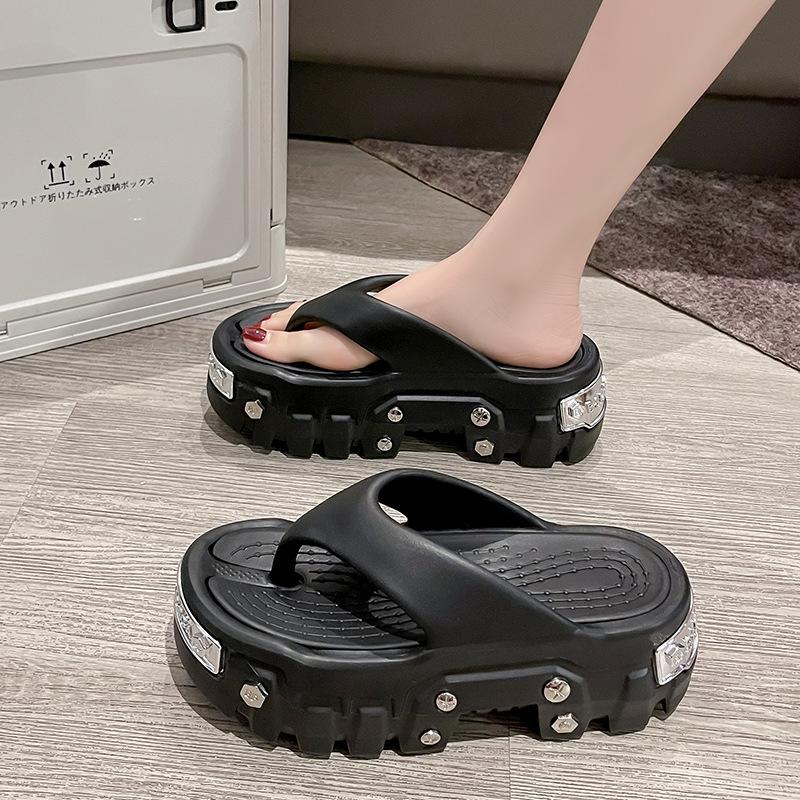 Women's Chunky Platform Casual Shoes Collection – 6 Styles in Black & White Women's Chunky Platform Casual Shoes Collection – 6 Styles in Black & White