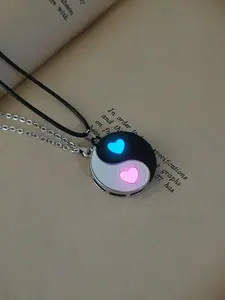 2 Pcs Night Glow Heart Yin Yang Couple Necklaces, Fashionable Patchwork Jewelry for Women, Valentine's Day Gift, Anniversary Present