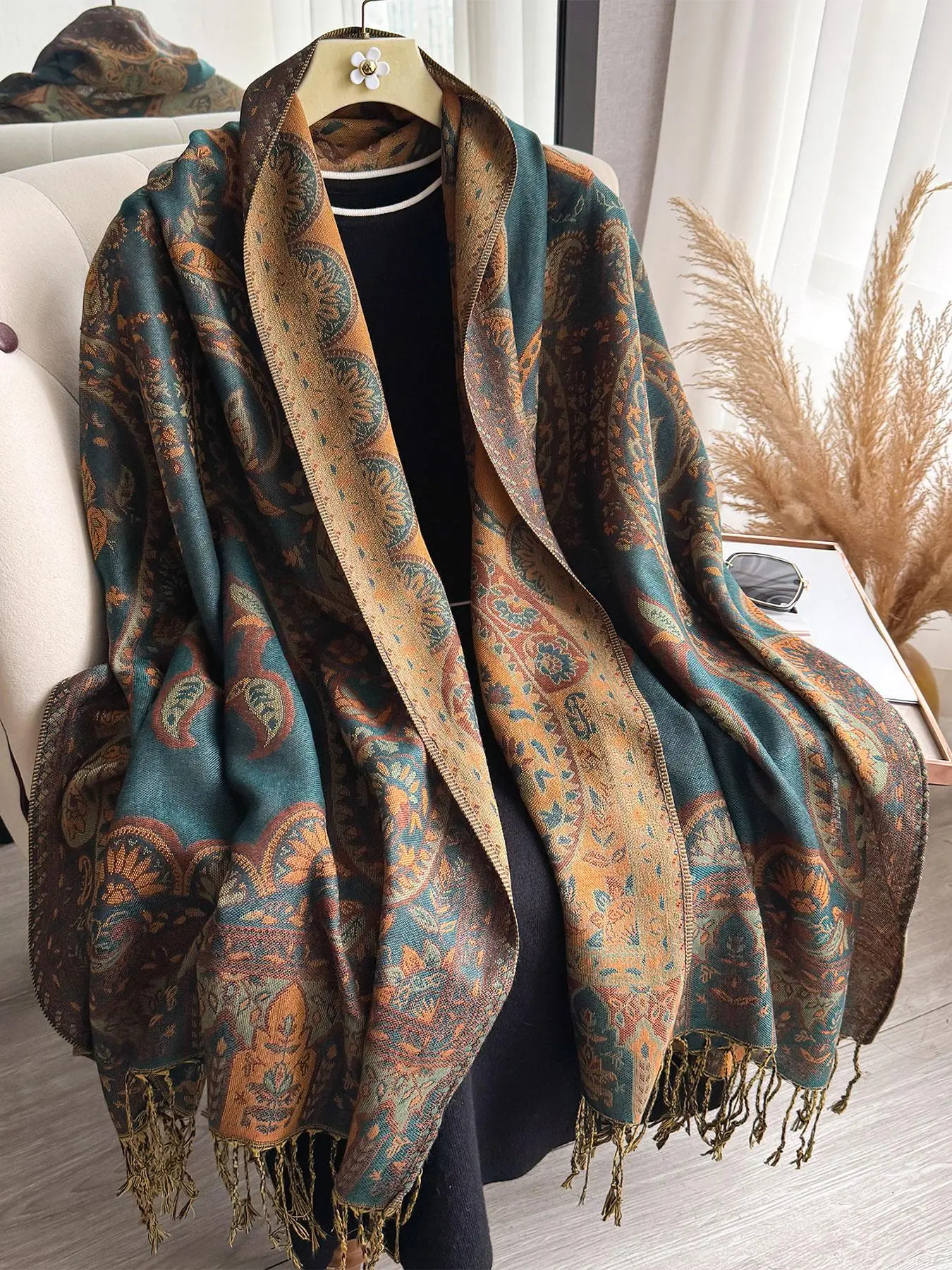 Women's Floral Print Scarf, Boho Style Shawl for Women, Fashion Accessories for Daily Wear, Trendy All-match & Exquisite Scarf for Birthday Gift, Tassel Decor Shawl, Floral Pattern Shawl, Fashion Shawl Wrap, All Season Shawl