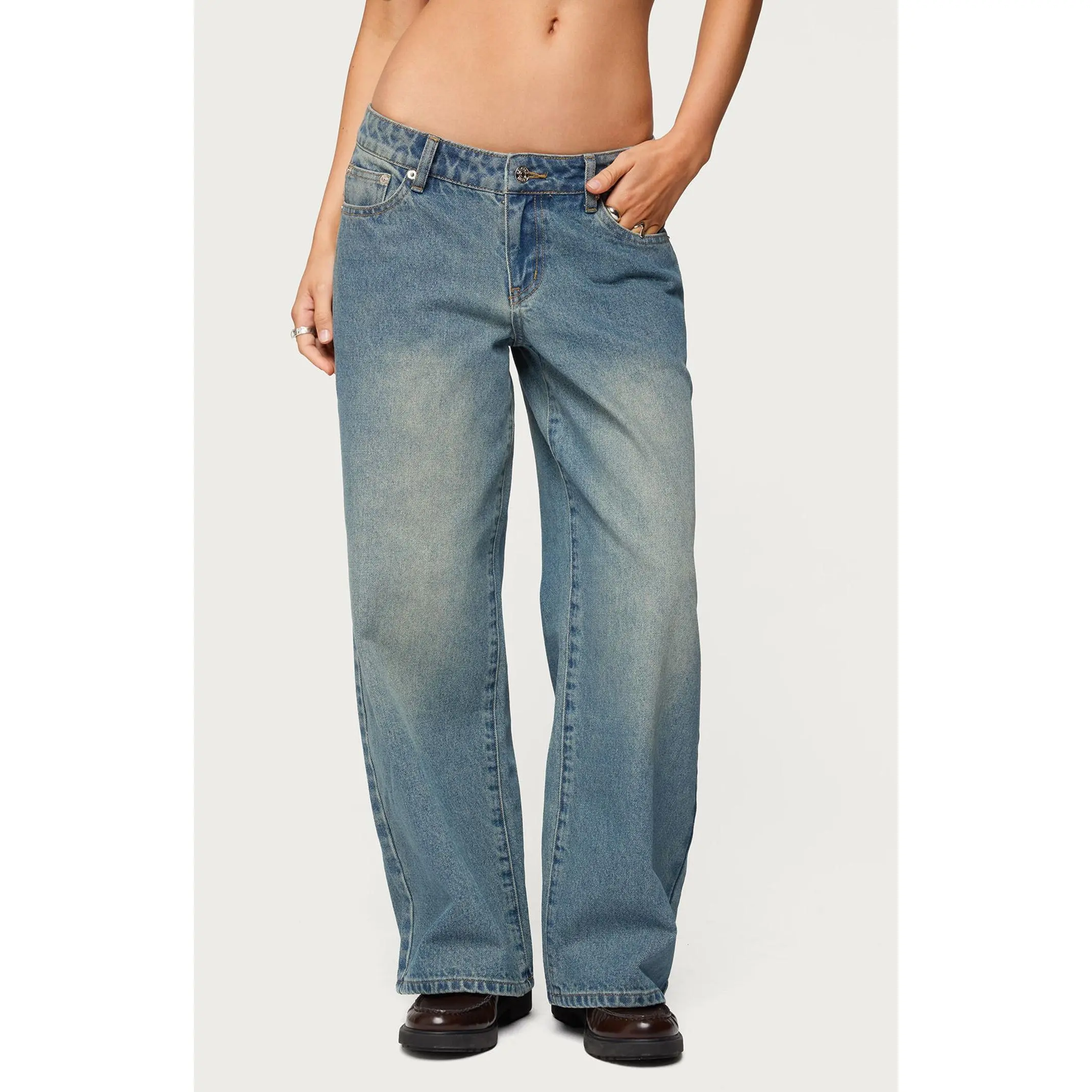 Edikted Women's Petite Magda Low Rise Acid Wash Jeans Edikted Women's Petite Magda Low Rise Acid Wash Jeans
