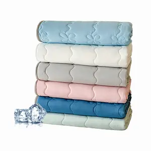 1pc Ultra Soft Summer Cooling Blanket, Luxurious Cooling Silk Air Conditioner Blanket for Personal Bed, Breathable, Versatile Lightweight for Camping & Home Decor