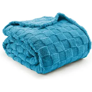 ROSEKIND Super Soft Throw Blanket 3D Checkered Design Lightweight Fuzzy Cozy Blankets for Sofa Chair Bed Ideal Gift for Lovers Women Men Friends Pets