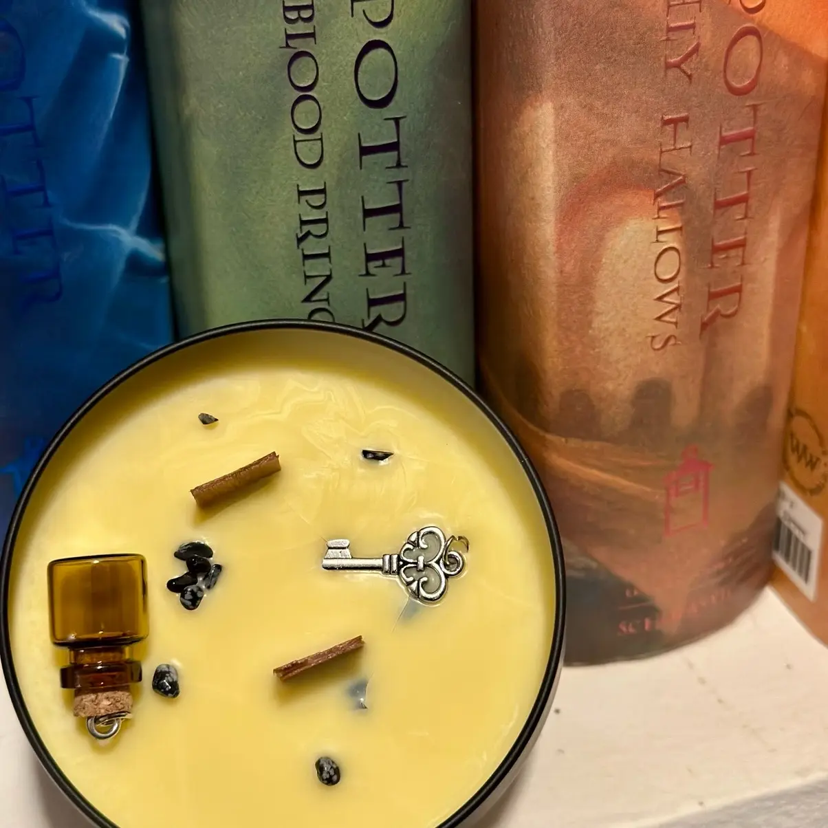 Harry Potter Hufflepuff Soy Candle - Perfect for Home Decor and Ornaments