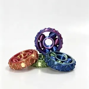 3D-printed spinning ornament, available in four colors; suitable as a stress-relief gift for Valentine’s Day or Christmas; unique pendant; high-quality fun spinner.