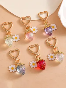 Sunflower Strawberry Keychain Pendant Creative Love Button Daisy Bag Pendant Hanging Accessory Keychain Strawberry, suitable for daily wear, vacation and dating occasions, and is also a surprising exquisite small gift Keychain Kawaii