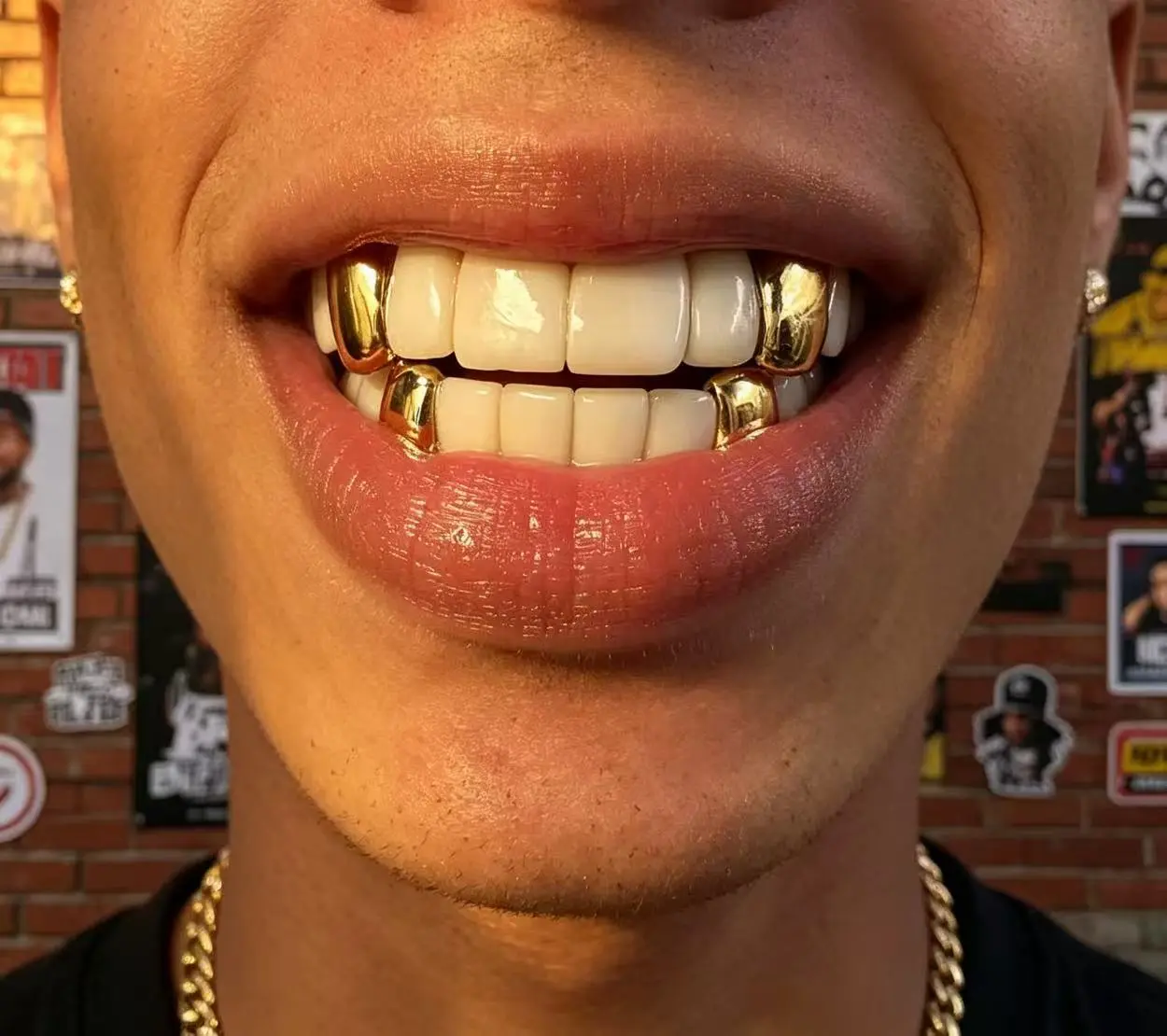 Hip Hop 4Pcs Upper Teeth Grillz, 18K Gold Plated Fake Gold Tooth Caps, Trendy Rapper Dental Decor for Party, Halloween & Streetwear