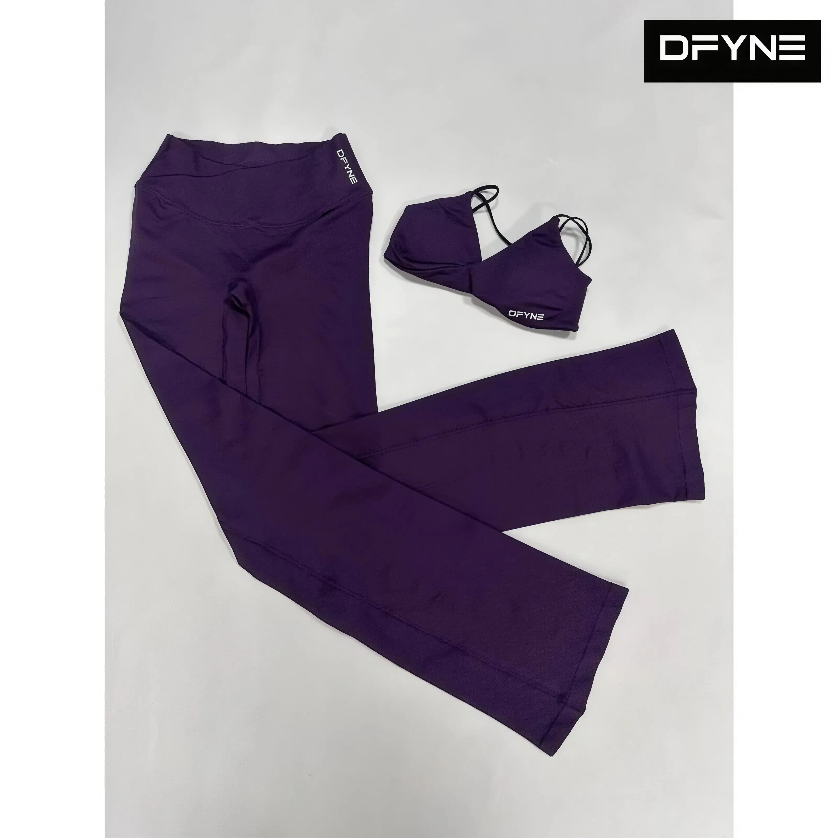 DFYNE Seamless Twist Front Padded Sports Bra Set – Strappy Back Yoga Activewear
