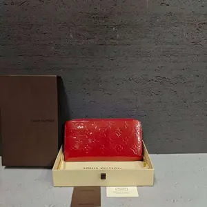 Pre-owned Louis Vuitton Patent Shoulder Bags 7.8'' R1119 Shoulder Bag C14301421381 0227 T3 Mia