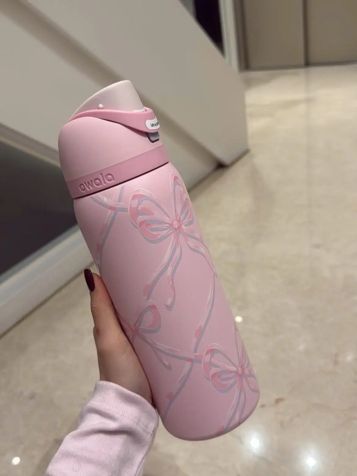 [Inspired By] New Owala x Urban Outfitters - Ribbon Toile/ Sugar Plum Fairy Freesip 32oz Exclusive Bottle Cup – Leakproof, Insulated Water Bottle Button Drinkware