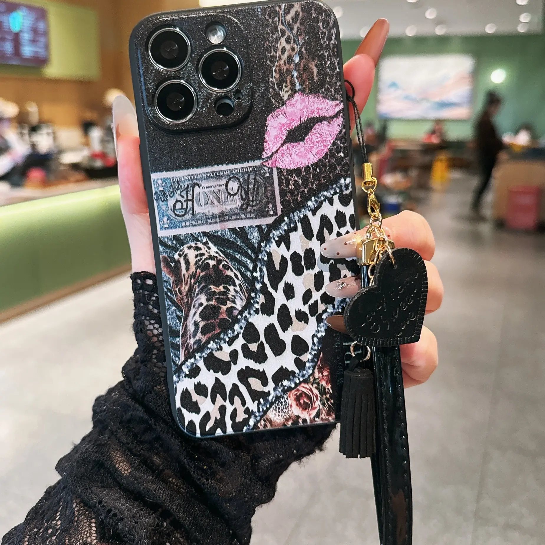 Leopard Print Lip Pattern Protective Phone Case with Lanyard, Anti-Drop Shockproof Protection Thickened Cover Protector for iPhone 17/17promax/air, Compatible with Multiple Models Accessories