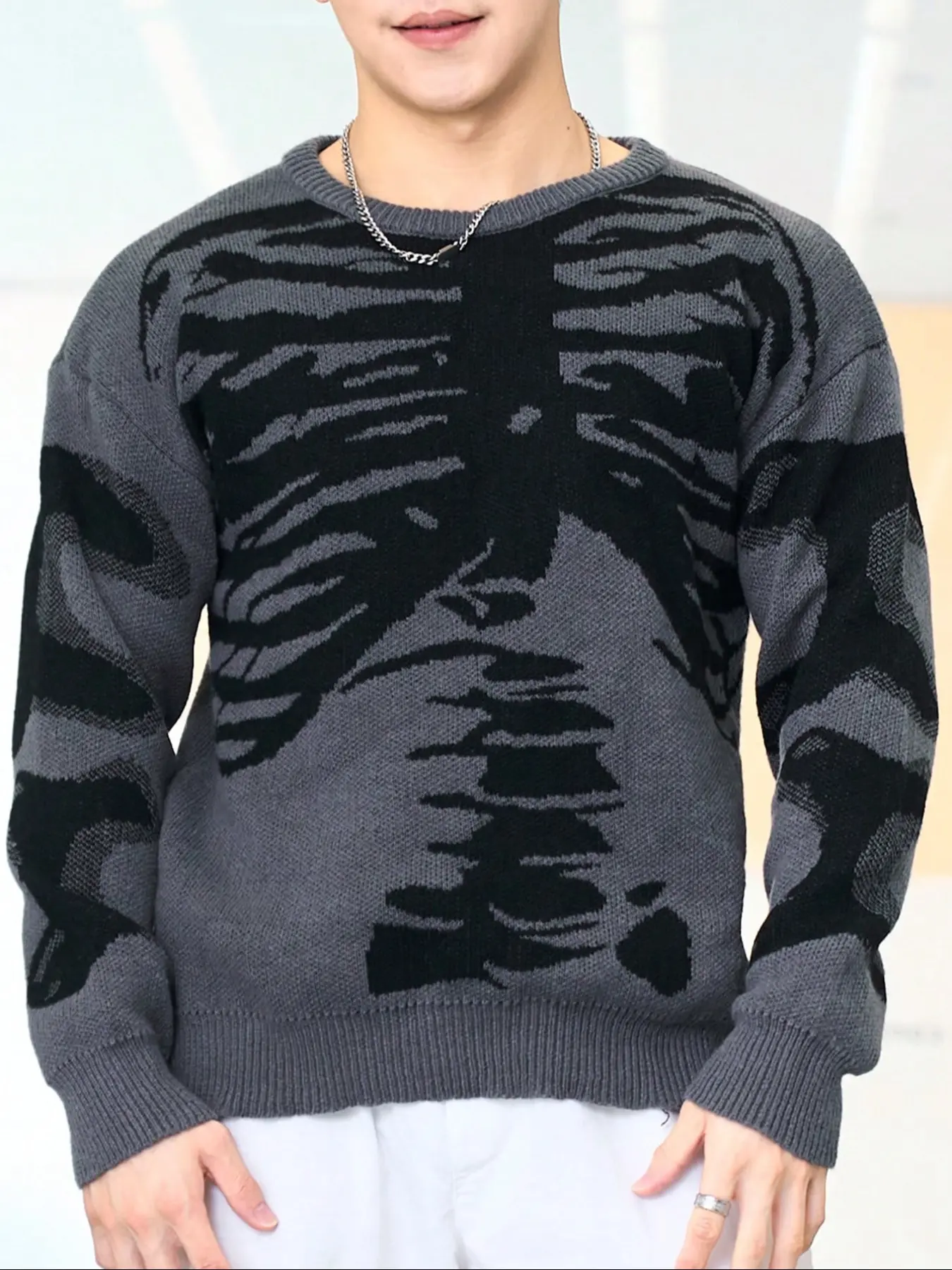 Men's Casual Fitted Knit Sweater with All over Skull Pattern, Warm Micro-Elastic Round Neck Pullover for Fall & Winter Seasons