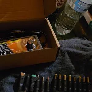 Universal Power Supply, Plug Converter, Adjustable from 3.5 to 24V at 2A, AC to DC Adapter, US Power Plug, Featuring an LCD Screen And Digital Display, Includes Reverse Polarity Wiring And 14 Connectors