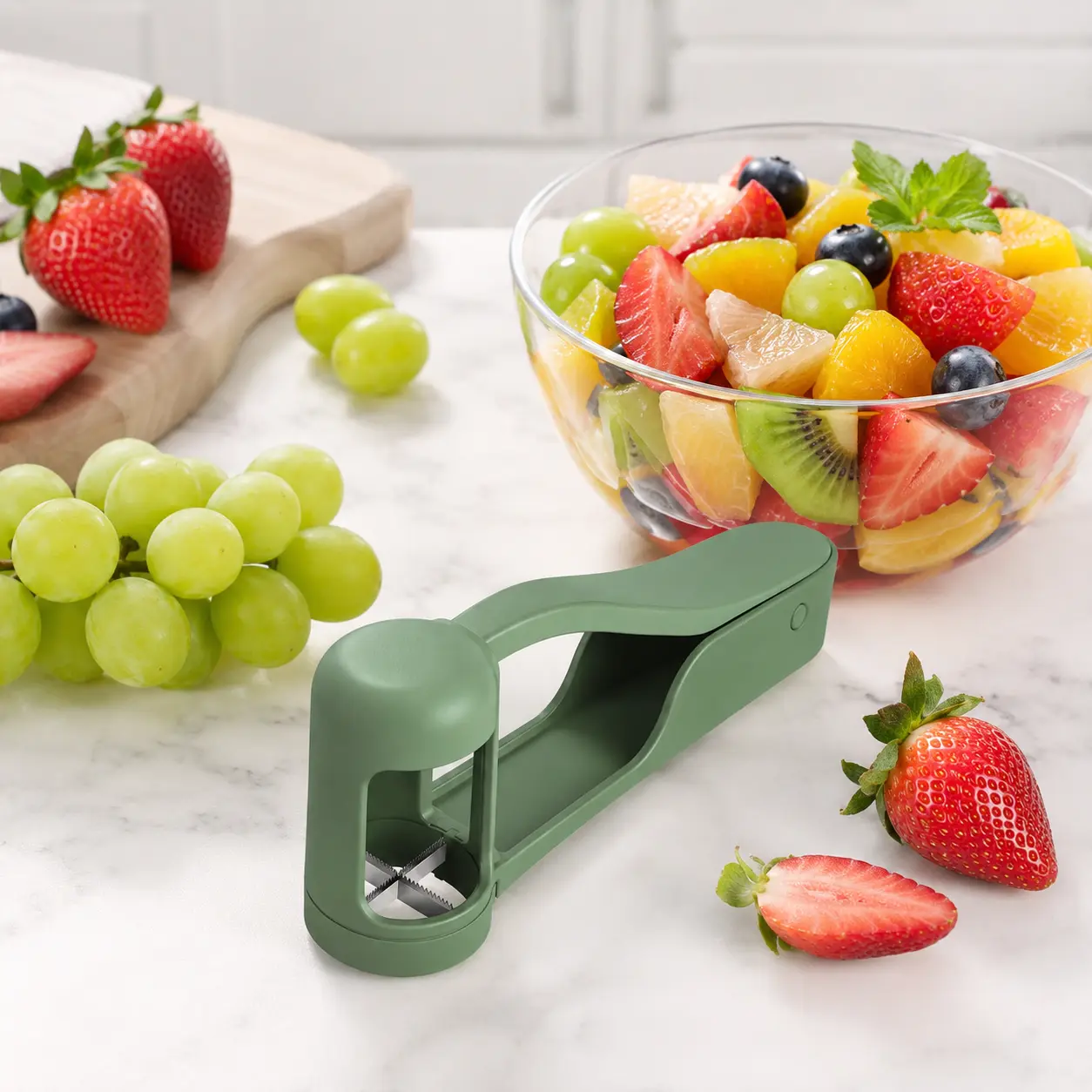 Portable Grape Quarter Cutter Kitchenware - No Slippage Semi-Wrap Around Design Vegetable Cutting Slicer for Baby Food Prep, Salad Making
