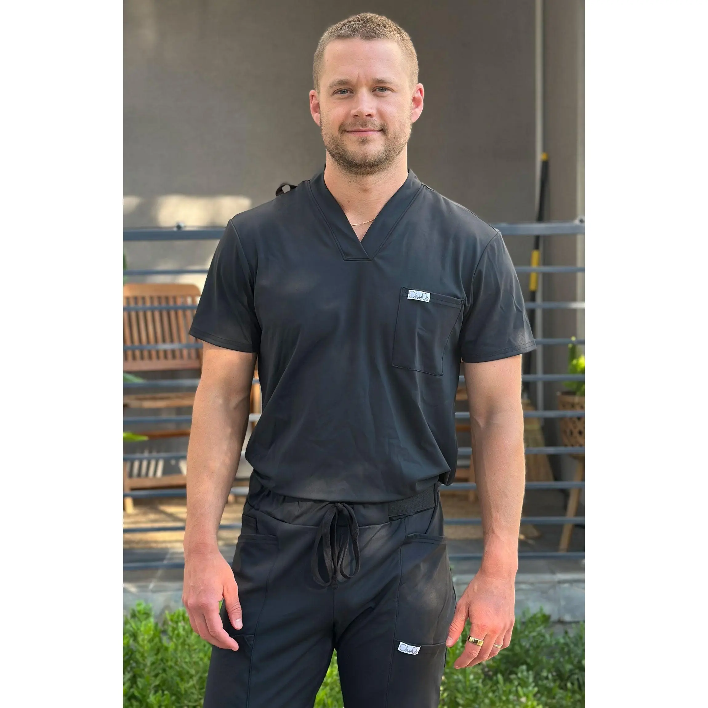 OliveUs Men's Tuck-In Top