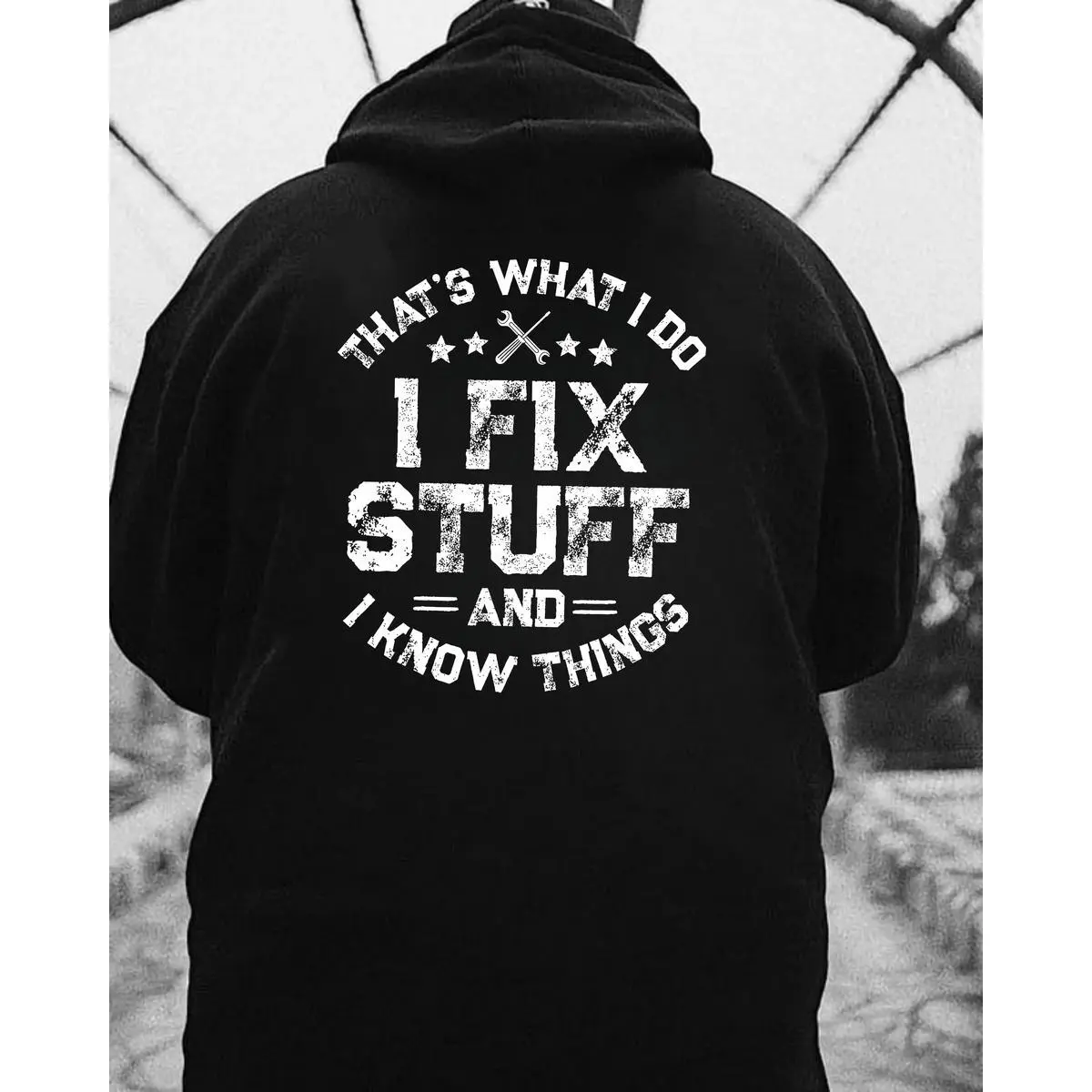 I Fix Stuff And I Know Things Hoodie– Blue Collar Workwear T-Shirt Hoodie Sweatshirt, Funny Mechanic Dad Gift, Gen X Working Class Apparel.