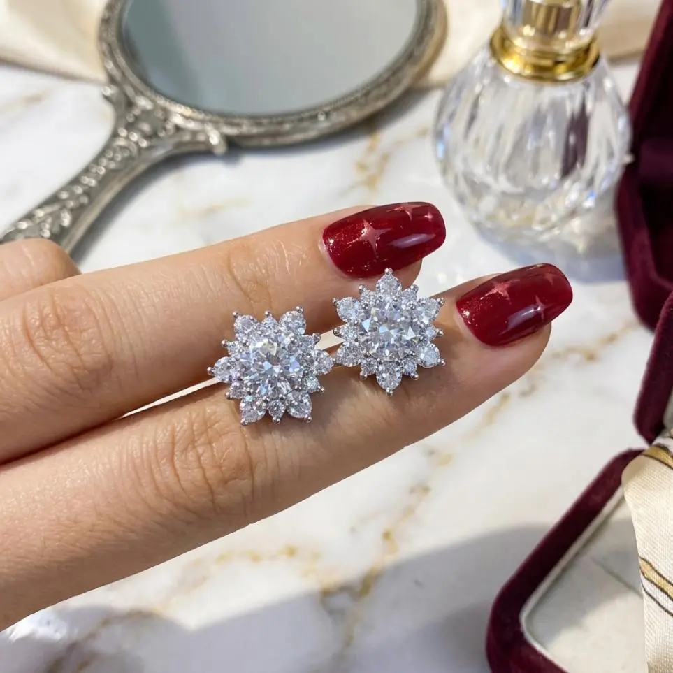 Artisanal Snowflake Stud Earrings - 2026 Trend, 9mm, Moissanite/Zircon Dual Versions, Soft Needle, Regular Box, Adults' Comfortable Daily Unisex Artificial Gemstone Costume Jewelry, Comfortable To Wear