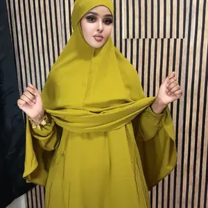 An elegant set of dress and hijab thats comfortable for both summer and winter.