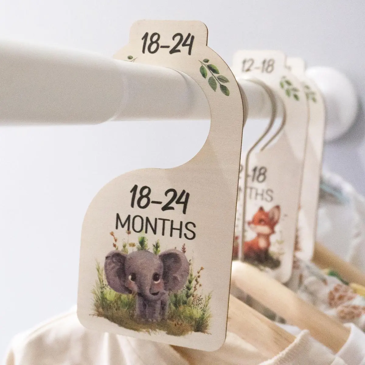 Wooden Baby Clothes Divider (8 Counts/set), Cute Animal Pattern Clothes Divider, Baby Clothes Storage Organizer, Home Organizer for Baby Clothes, Hanger Accessories, Clothing Organizer