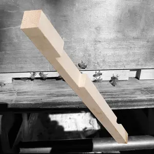 Ten Frame Langstroth Beehive Entrance Door Wood, Durable and Effective Bee Access Solution, Essential Beekeeping Equipment