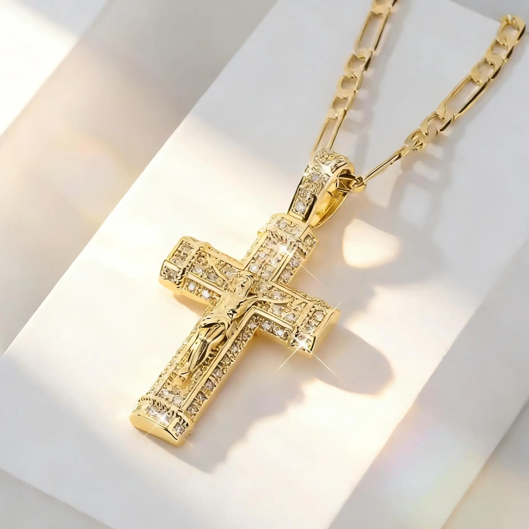 Hypoallergenic Copper-Inlaid Cubic Zirconia Cross Charm Necklace - Stylish Simple Statement Religious Jewelry, Faith-Based Fashion Crucifix Graphic Necklace, Ideal Gift for Mothers, Daily Prayer Wear, Hypoallergenic Cubic Zirconia, Statement Religious Nec