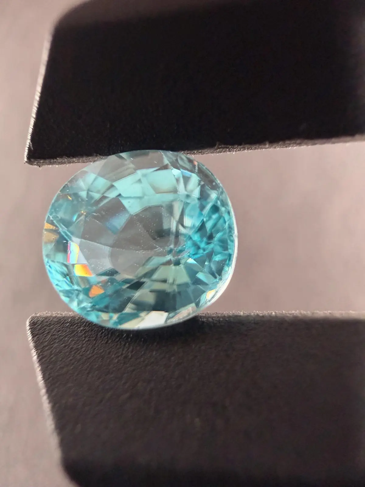 Blue Topaz 4 Carat Loose Gemstone – 8 mm Aqua Blue Oval Faceted Stone
