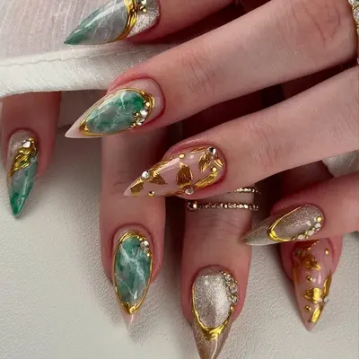nails to go with emerald green dress What nail designs go with emerald green dress?
