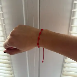 7 Nudos Bracelet - Red Cord, Handmade, Waterproof, Intentional Design, Left Hand, Magical Energy, Red Color, Adjustable Fit