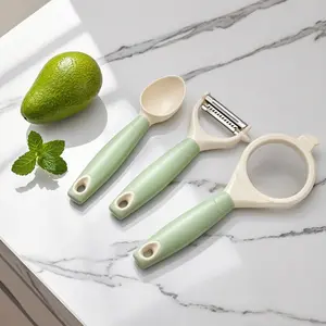 This 3-in-1 kitchen tool set will revolutionize your meal prep game! Peeler + Melon Scoop + Strainer Versatile 3-Piece Kitchen Tool Set – Vegetable/Fruit Peeler, Melon Baller & Fine-Mesh Strainer, ideal for meal prep, juicing, and garnishing
