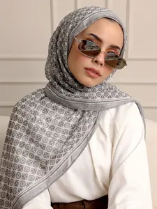 1pc Geometric Print Headscarf, Lightweight Cotton Linen Hijab For Muslim, Elegant Evening Wear, Suitable for All Seasons, Elegant Turban Hijab