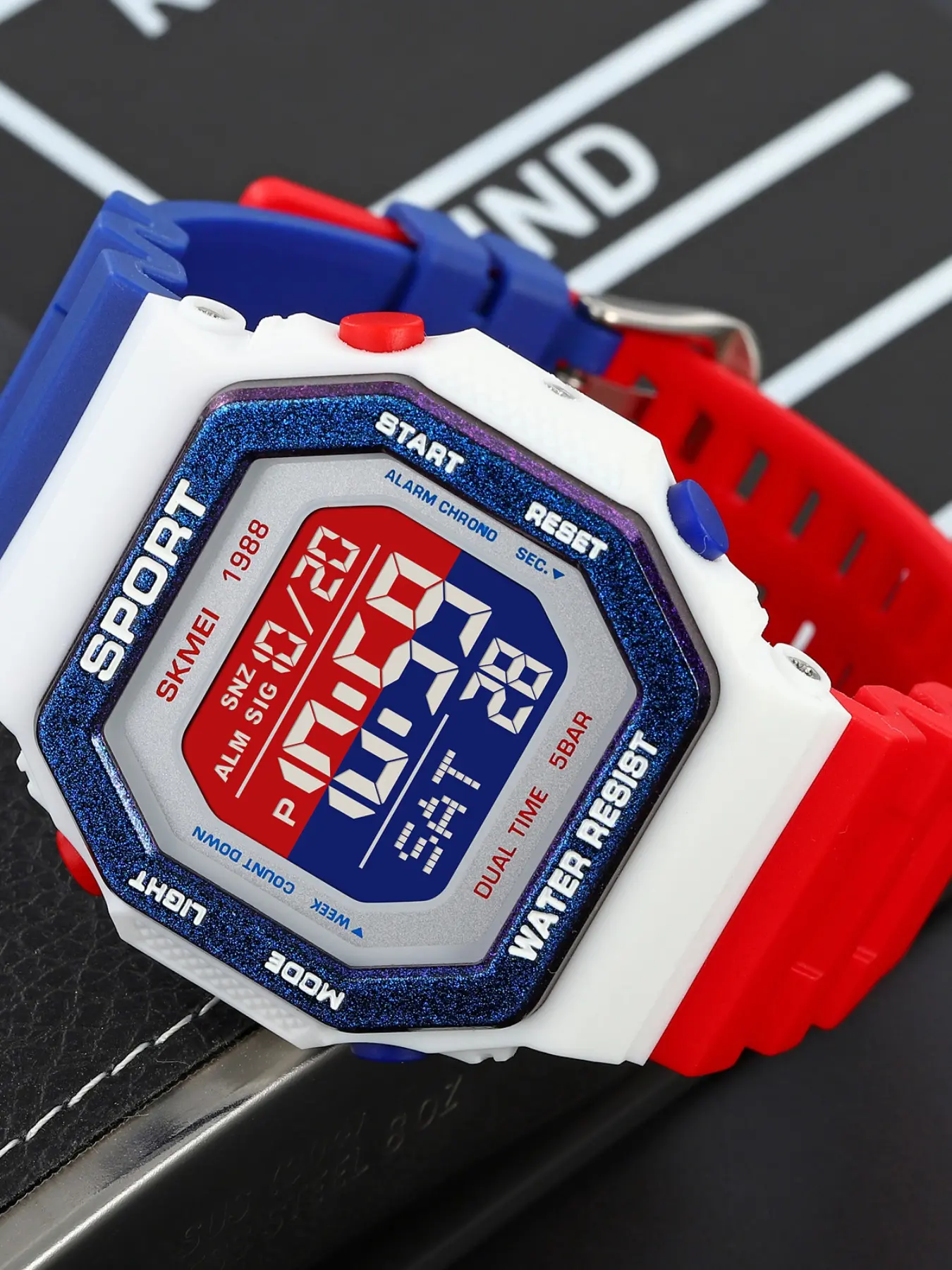 Skmei Colorblock Sports Watch, Digital Wristwatch, Fashionable Watches, Dual Time Display, Waterproof Design, Electronic Movement, Abs Case, Hardlex Glass, Buckle Closure, All Seasons, Fashionable Waterproof Watch