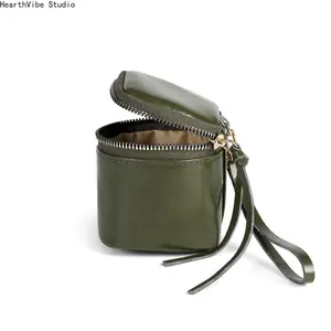 Women's High-Quality PU Leather Small Square Coin Purse - Mini Zipper Wallet with Chain Strap, Wrist Bag, Lipstick Cosmetic Clutch, Sporty Gym Bags for Sports, Outdoor Use